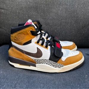 RARE Nike Air Jordan Legacy 312 ROY Mens Shoes AV3922-102 Size 10.5 Rookie Tan